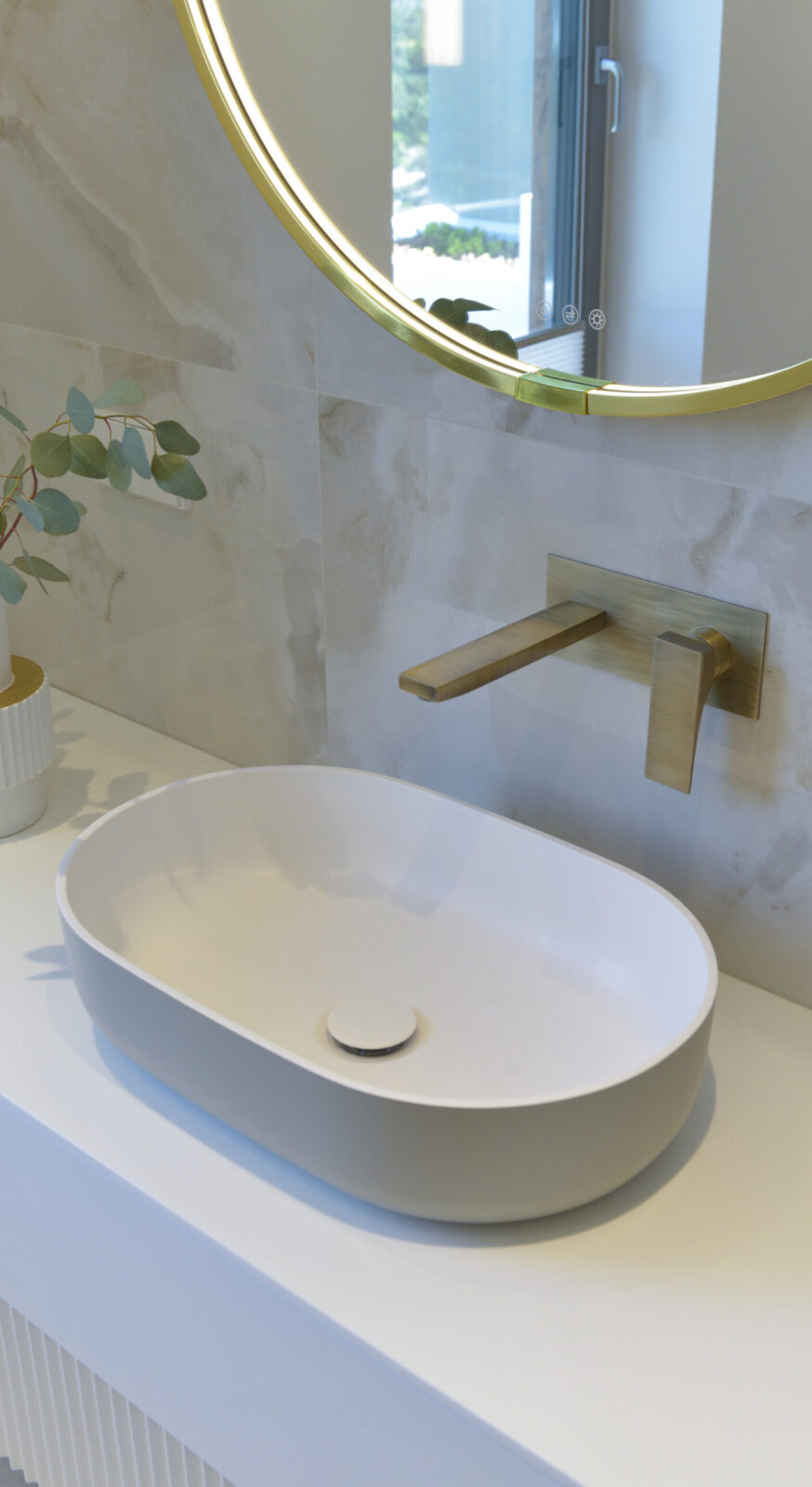 Kiikri tänav,Gamma 160,Xonyx™ kivivann,solid surface vann,Neo-seeria valamu,Balteco vannituba,minimalistlik vannituba,modernne vannituba,rahulik värvipalett,pastelne palett,kuldsed detailid vannitoas,matt viimistlus,skulpturaalne vann,põhjamaine esteetika,elegantne vannituba,funktsionaalne planeering,Eesti interjöör,disainvann,spa-tunne kodus,vannitoa inspiratsioon