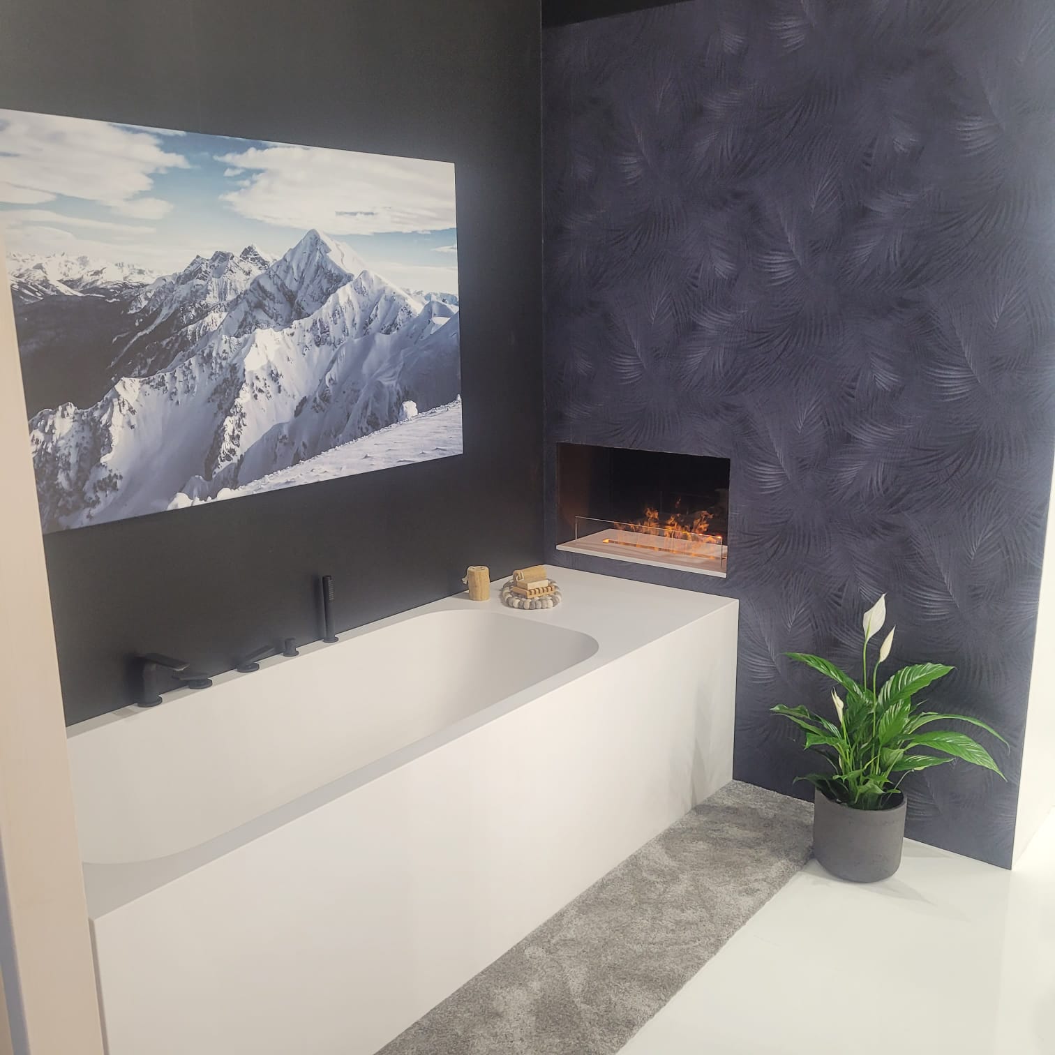 Vigo Extended Xonyx™ bathtub displayed at the Frankfurt fair