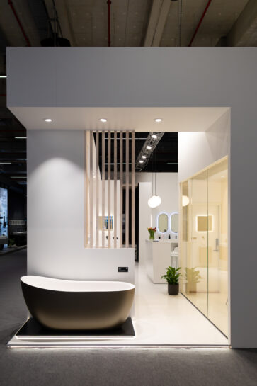 Gaia bathtub,Xonyx solid surface,freestanding bathtub,solid surface bathtub,Balteco bathtub,minimalist design,luxury bathroom,modern bathroom,designer bathtub,freestanding bath