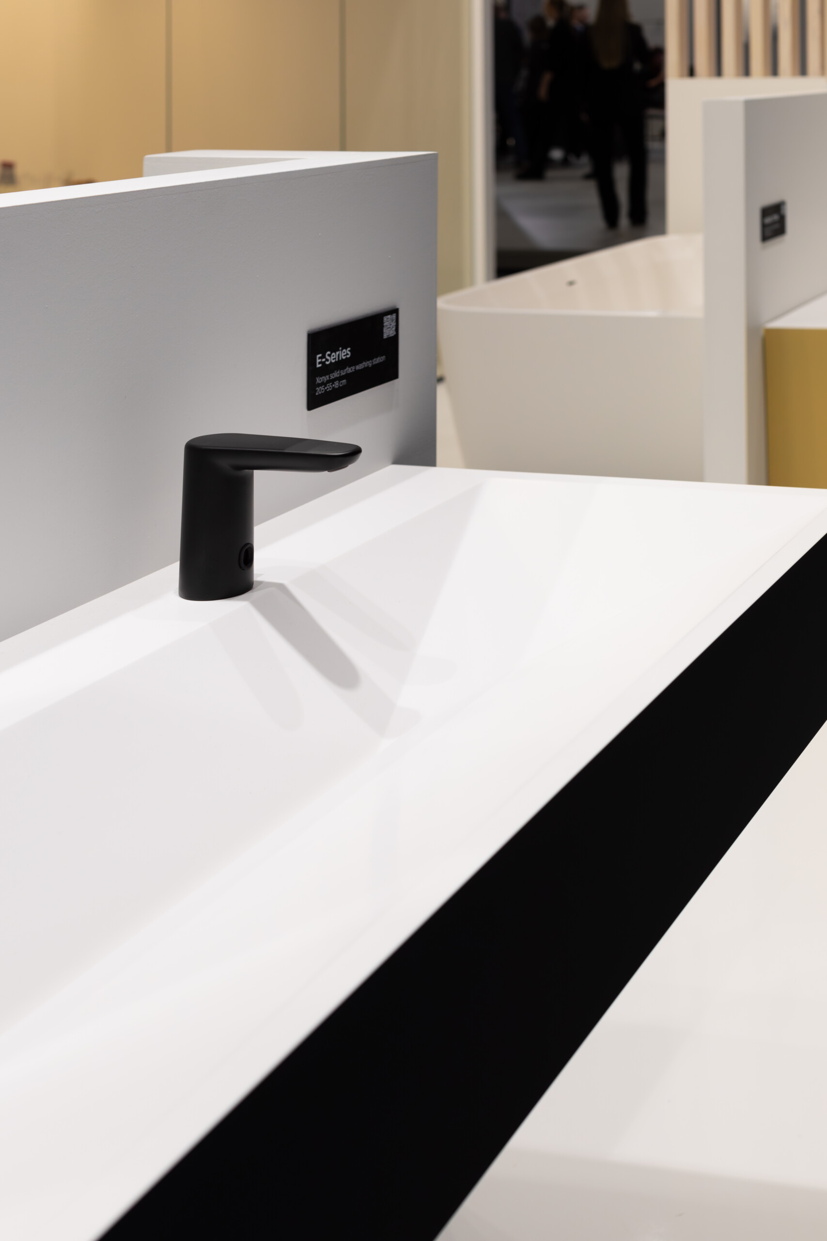 E-seeria valamu,rennvalamu,Xonyx valamu,solid surface valamu,ühiskondlik tualett,hotellivalamu,spa valamu,minimalistlik disain,Balteco valamu,Eesti disain