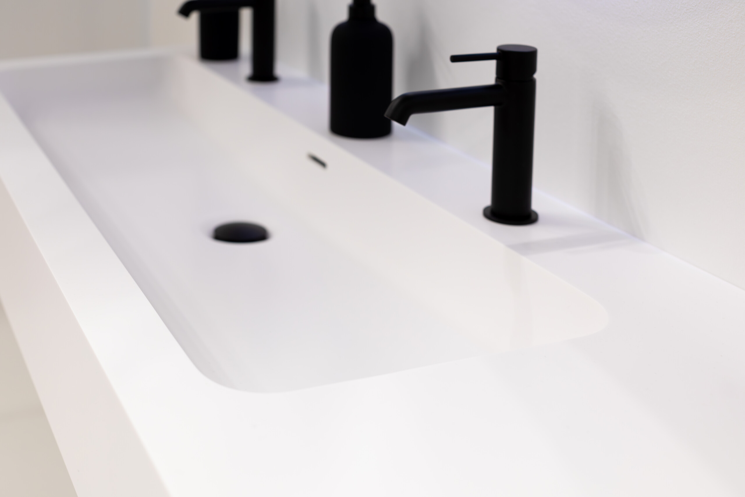 Xonyx lettvalamu,erimõõduline valamu,solid surface,eritellimus valamu,hügieeniline materjal,kommertskasutus,spa valamu,hotellivalamu,lettpind,Balteco,Eesti disain