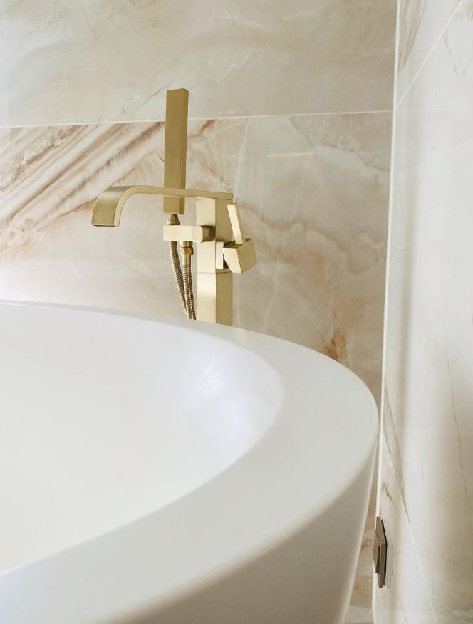 Senzo vann,Xonyx kivivann,vabaltseisev vann,solid surface vann,modernne disainvann,Balteco Xonyx™,RAL viimistlus,monoliitne vorm,siidjalt matt pind