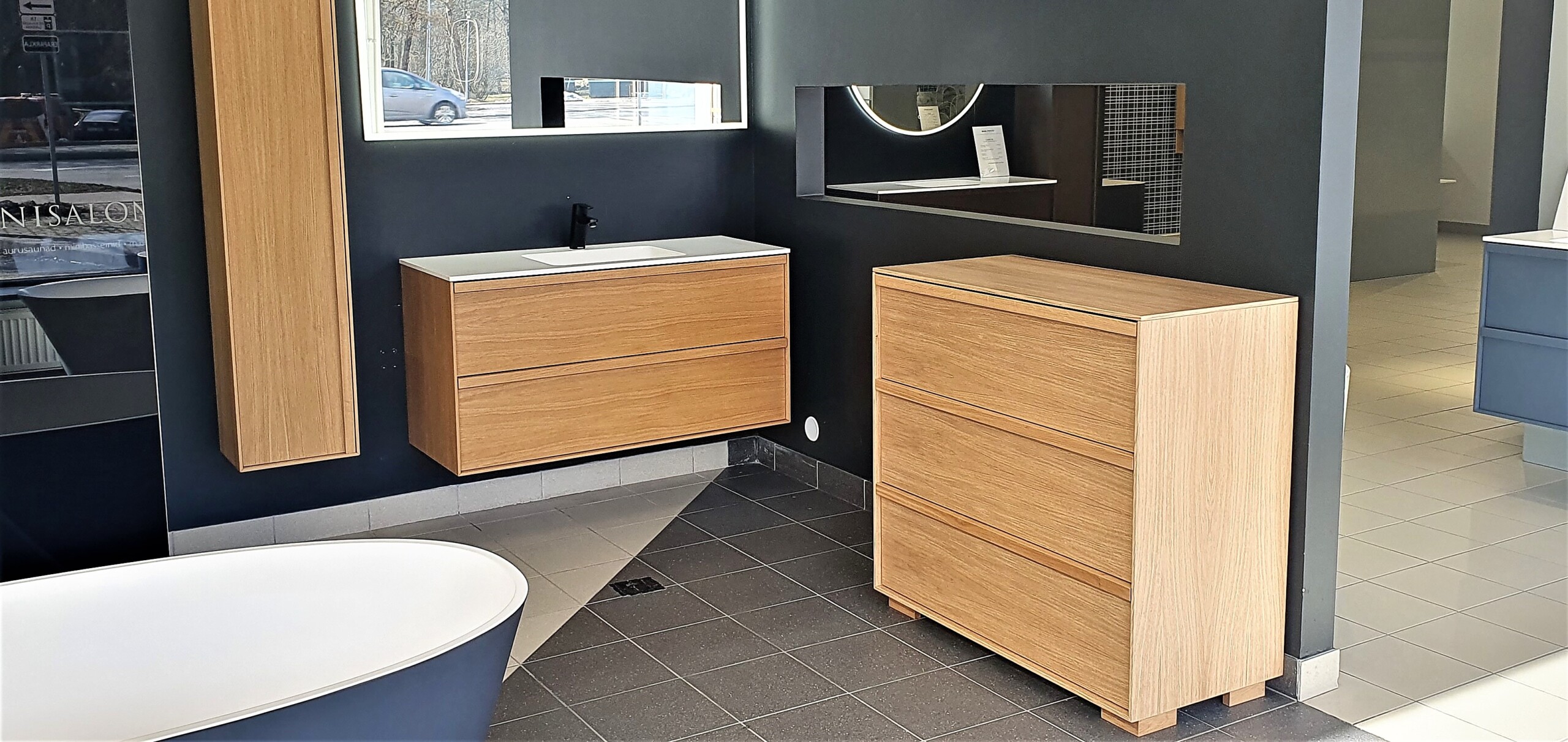Carre vannitoamööbel,tammespoon,integreeritud käepidemed,eelkomplekteeritud kapid,50 cm sügavus,BLUM Tandembox,vaikselt sulguv,Xonyx lettvalamu,LED-peegel,Balteco mööbel,valge,must,pruun,kollane,sinine,poolmatt lakk,hall,standard värvid,grafiit,roheline,tume beež,helesinine,beež,heleroheline