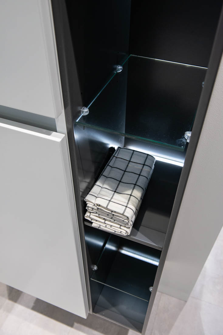 Grada vannitoamööbel,Balteco mööbel,vannitoamööbel,lettvalamu,Xonyx lettvalamu,LED-peegel,Blum Legrabox,Skandinaavia disain,MDF mööbel,Eesti tootja