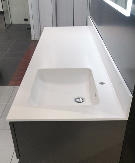 Grada XL vannitoamööbel 60 cm sügavusega, tammespoon viimistlus ja Xonyx lettvalamu