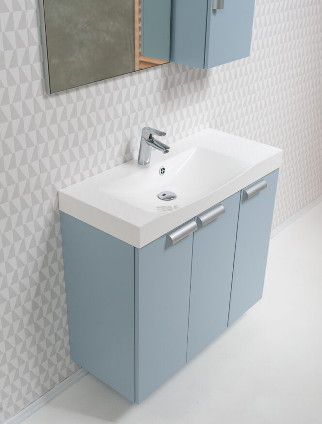 Ocean vannitoamööbel,Balteco mööbel,vannitoamööbel,klassikaline mööbel,ajatu disain,Blum Tandembox,Xonyx lettvalamu,LED-peegel,värvitud viimistlus,Eesti disain