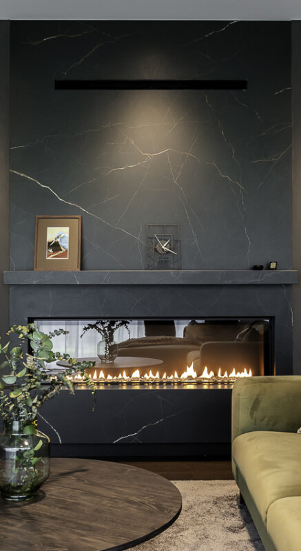 Elutuba Nõmme männimetsade keskel asuvas eksklusiivses eramus