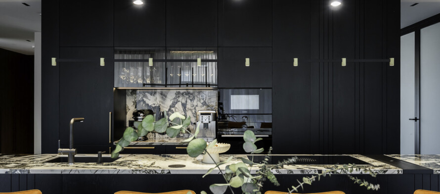 Köök Nõmme männimetsade keskel asuvas eksklusiivses eramus